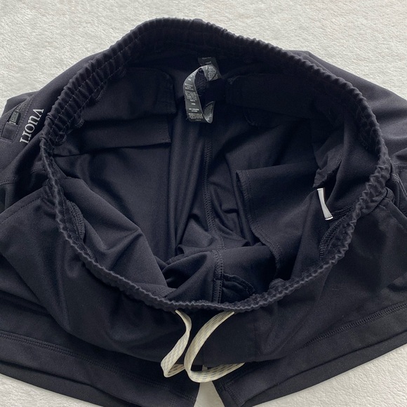 Vuori Sunday Performance 7.5” Pull On Athletic Jogger Shorts (Black) - Picture 11 of 15